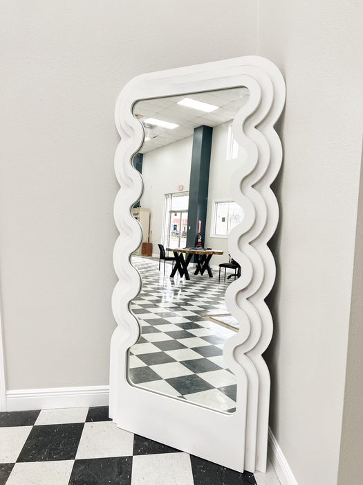 Wavy Full-Length Mirror | Modern Design