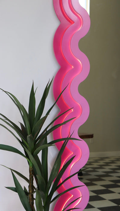 Wavy Full-Length Mirror | Modern Design