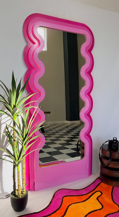 Wavy Full-Length Mirror | Modern Design